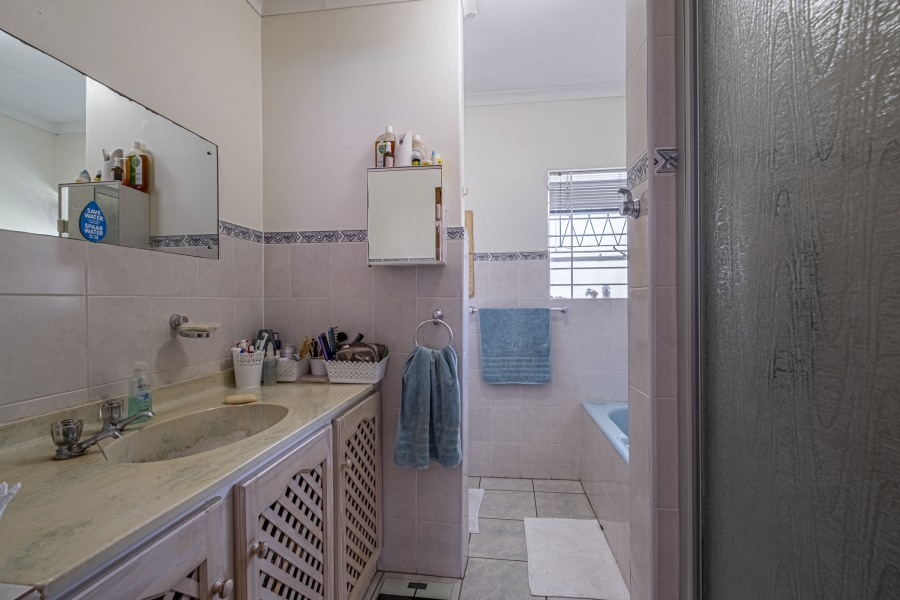 4 Bedroom Property for Sale in Summerstrand Eastern Cape
